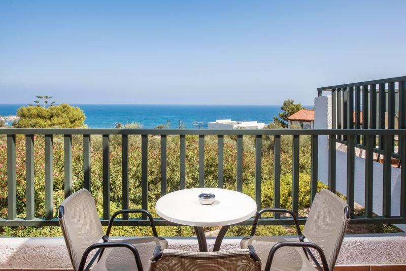Hersonissos Village Hotel & Bungalows Exterior foto
